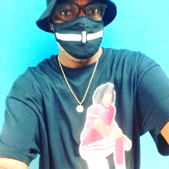 Meet your Posher, Howard - Picture 1 of 2